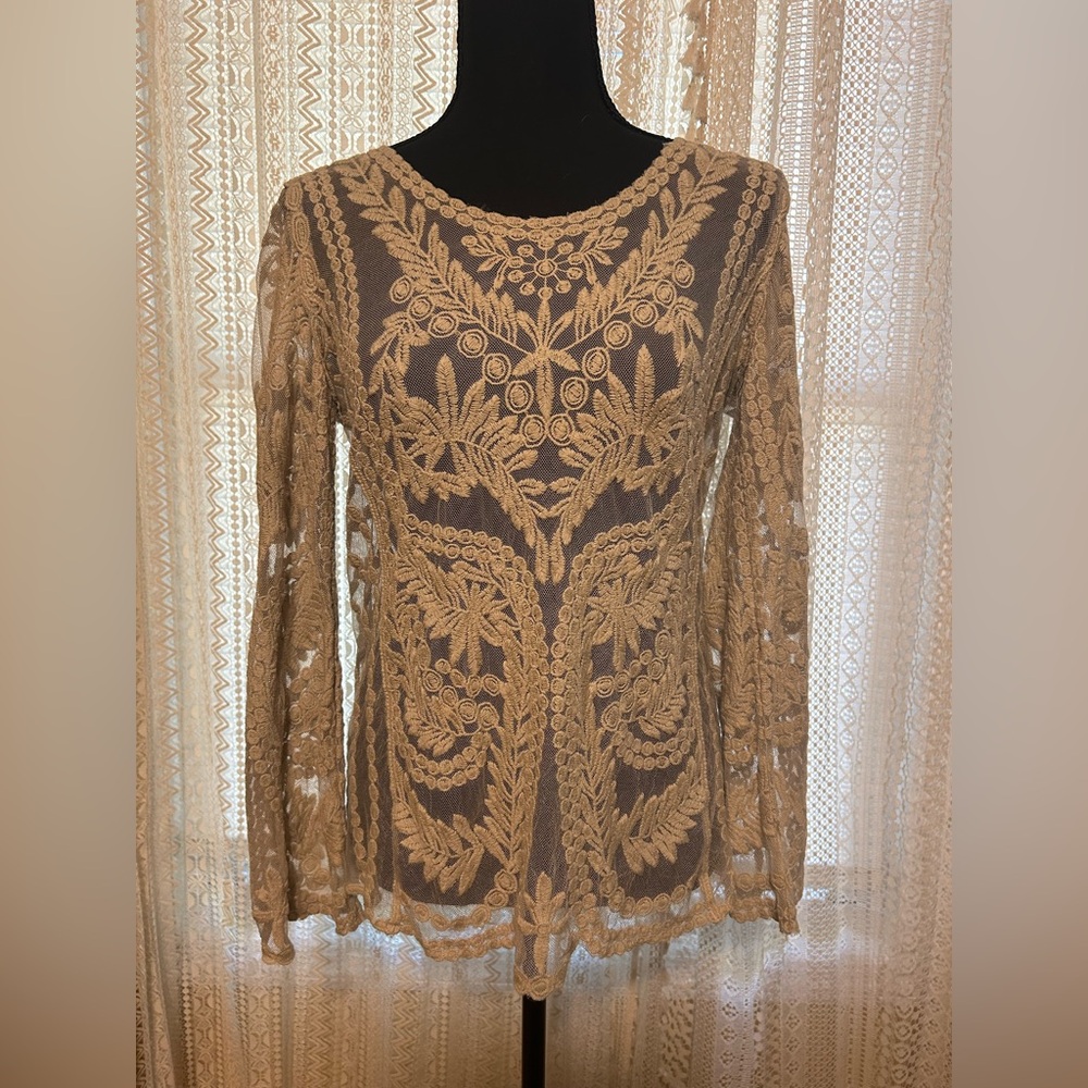 Nina Capri Elegant Lace Blouse in Cream